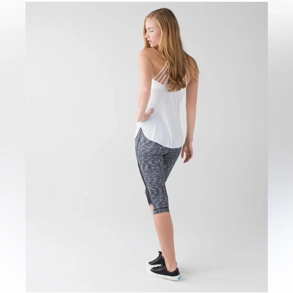 Lululemon hot crop dramatic static leggings